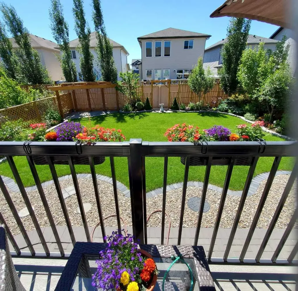 753 Twinriver Loop W Lethbridge AB T1J 5E1