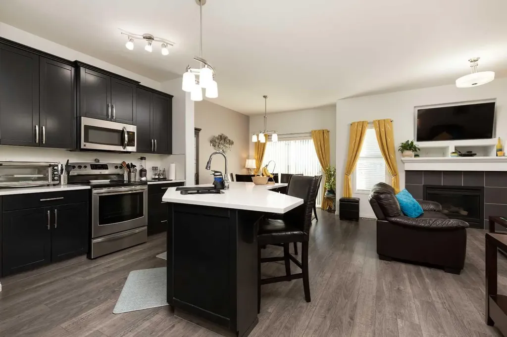 753 Twinriver Loop W Lethbridge AB T1J 5E1