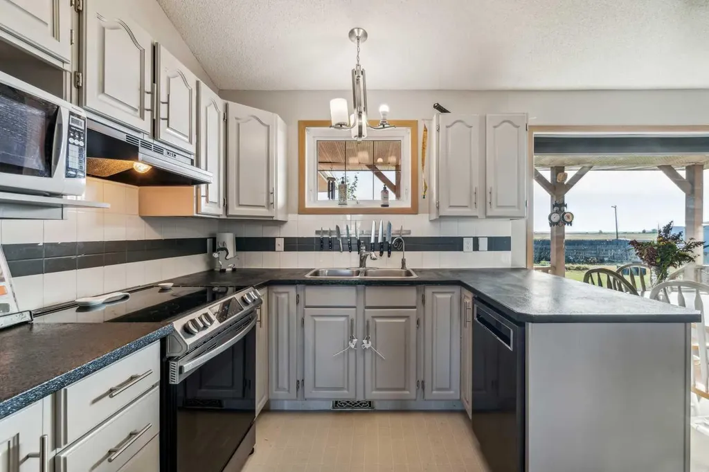 272187 Township Road 240 Rural Rocky View County AB T2P 2G7