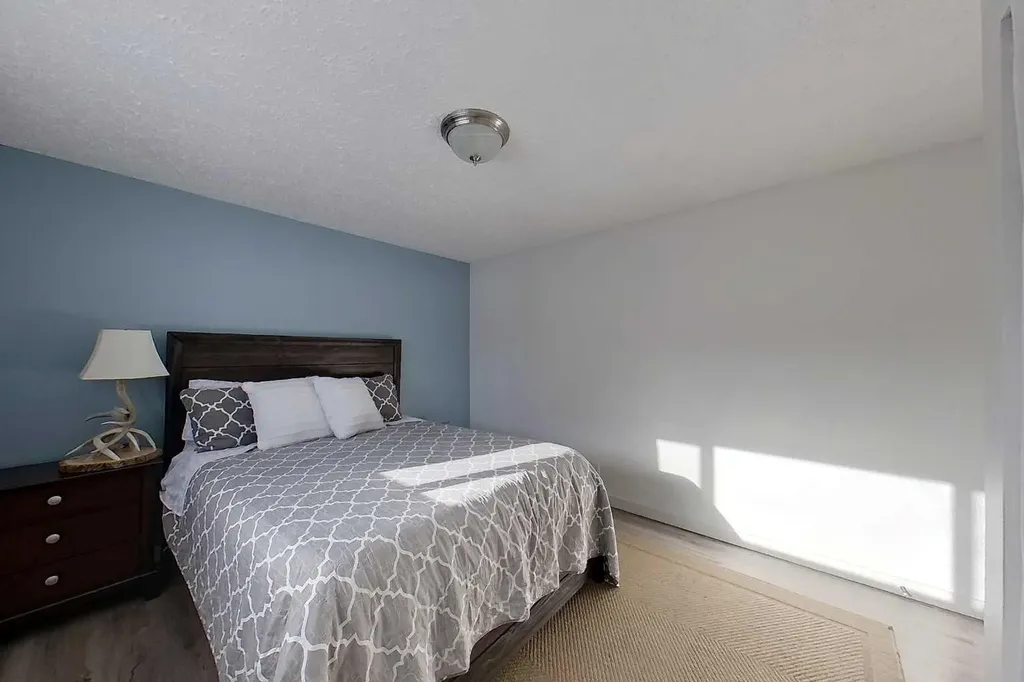 908 11 Avenue SE Slave Lake AB T0G 2A3