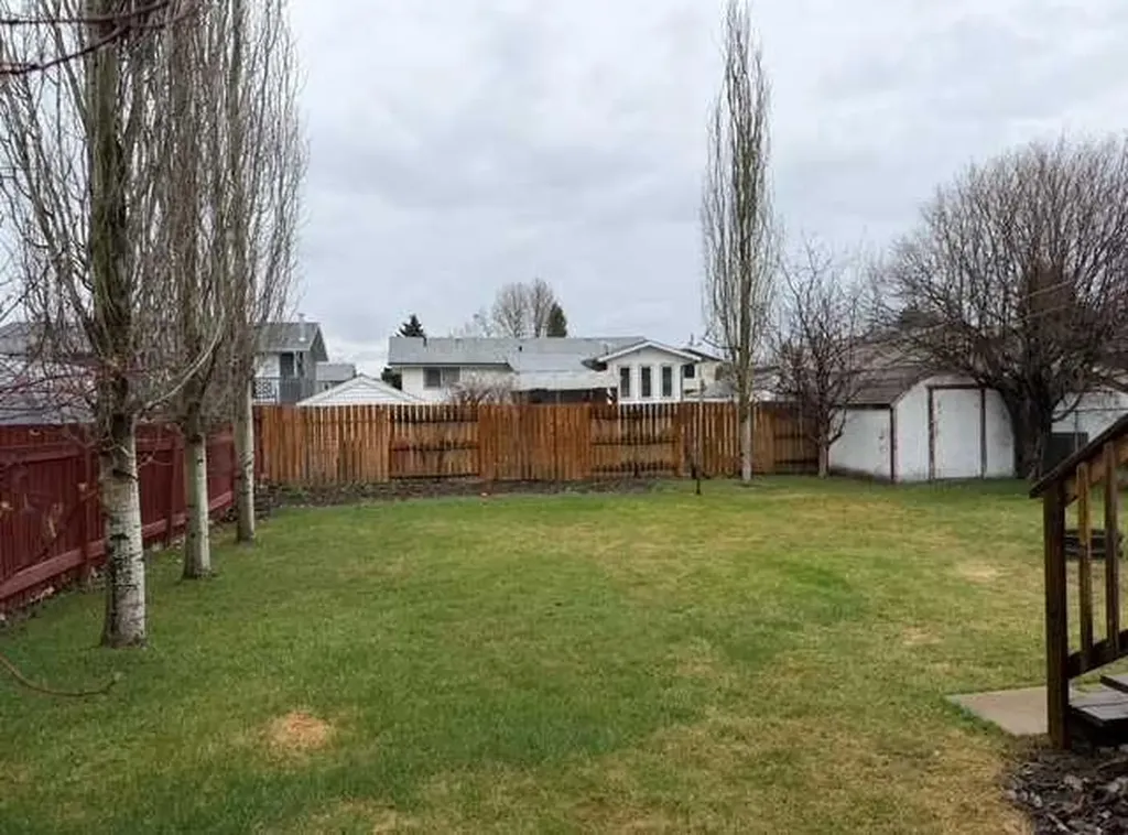 908 11 Avenue SE Slave Lake AB T0G 2A3