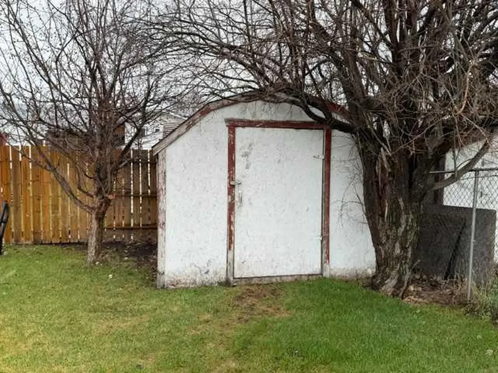 908 11 Avenue SE Slave Lake AB T0G 2A3