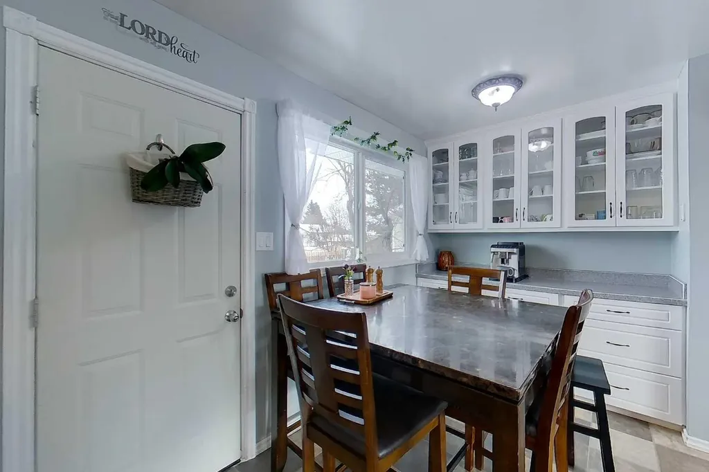 908 11 Avenue SE Slave Lake AB T0G 2A3