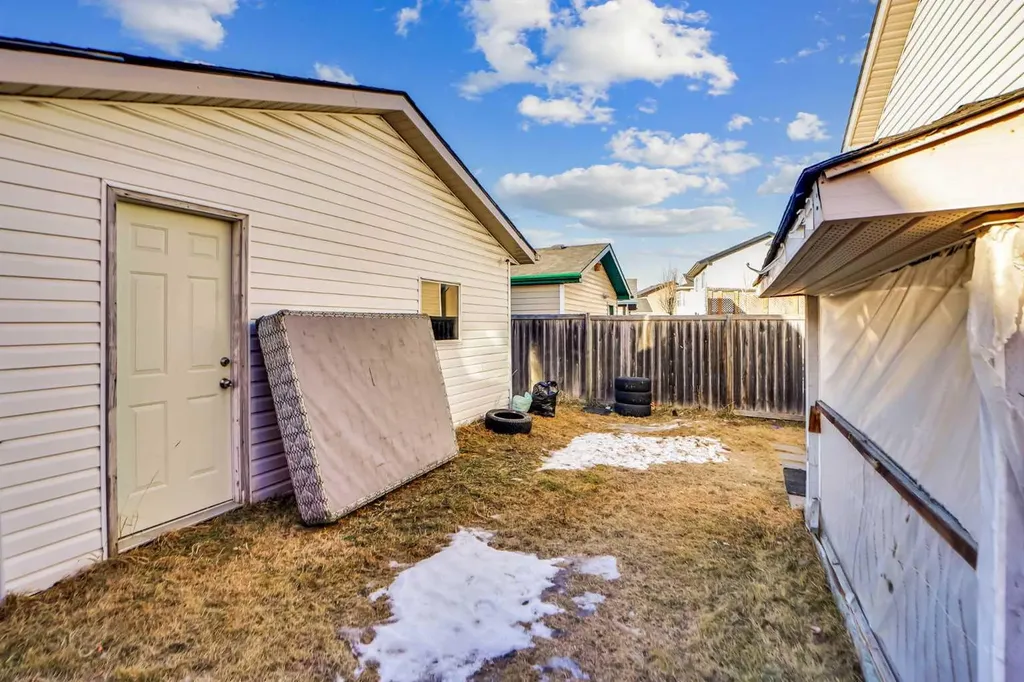 1134 Martindale Boulevard NE Calgary AB T3J 4A5