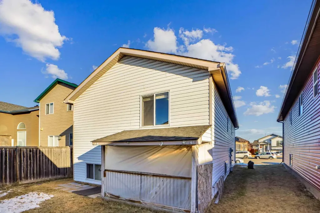 1134 Martindale Boulevard NE Calgary AB T3J 4A5