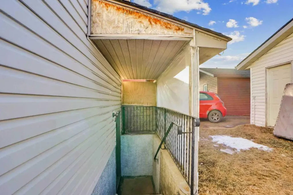 1134 Martindale Boulevard NE Calgary AB T3J 4A5