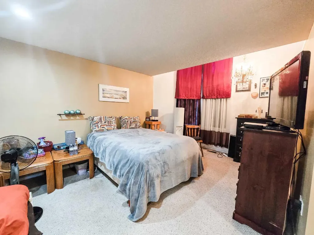 4819 10 Avenue Edson AB T7E 1E6