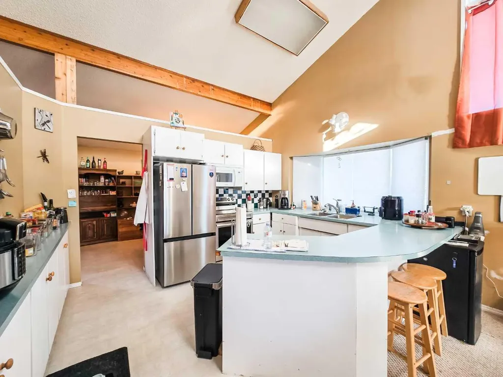 4819 10 Avenue Edson AB T7E 1E6