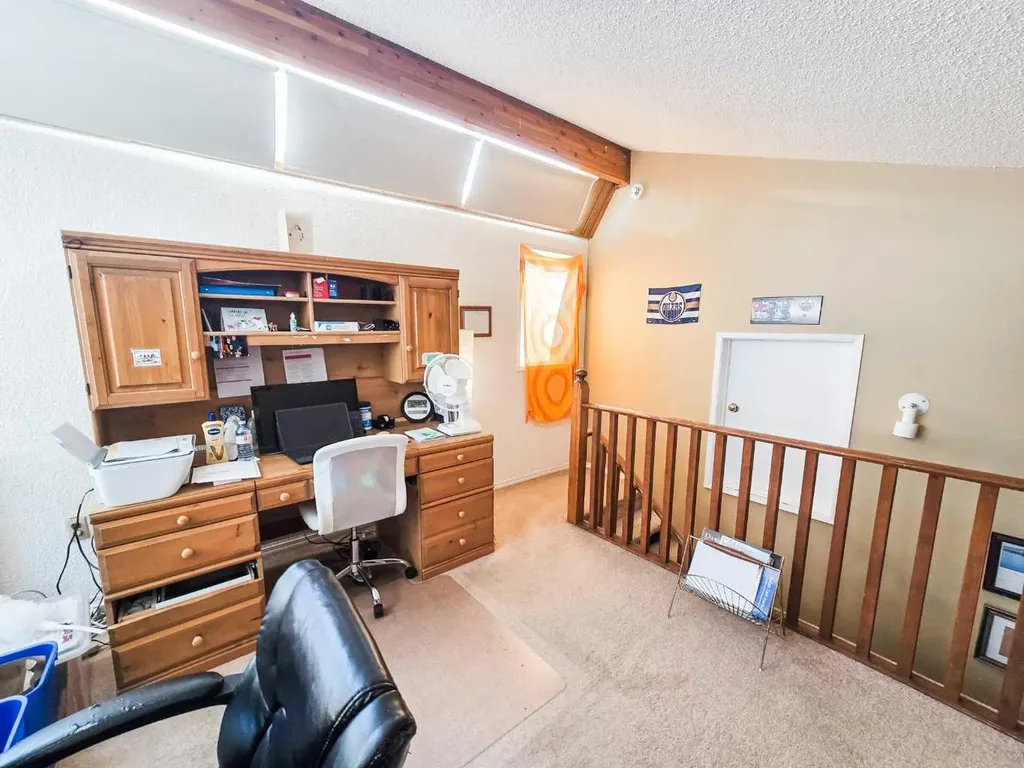 4819 10 Avenue Edson AB T7E 1E6