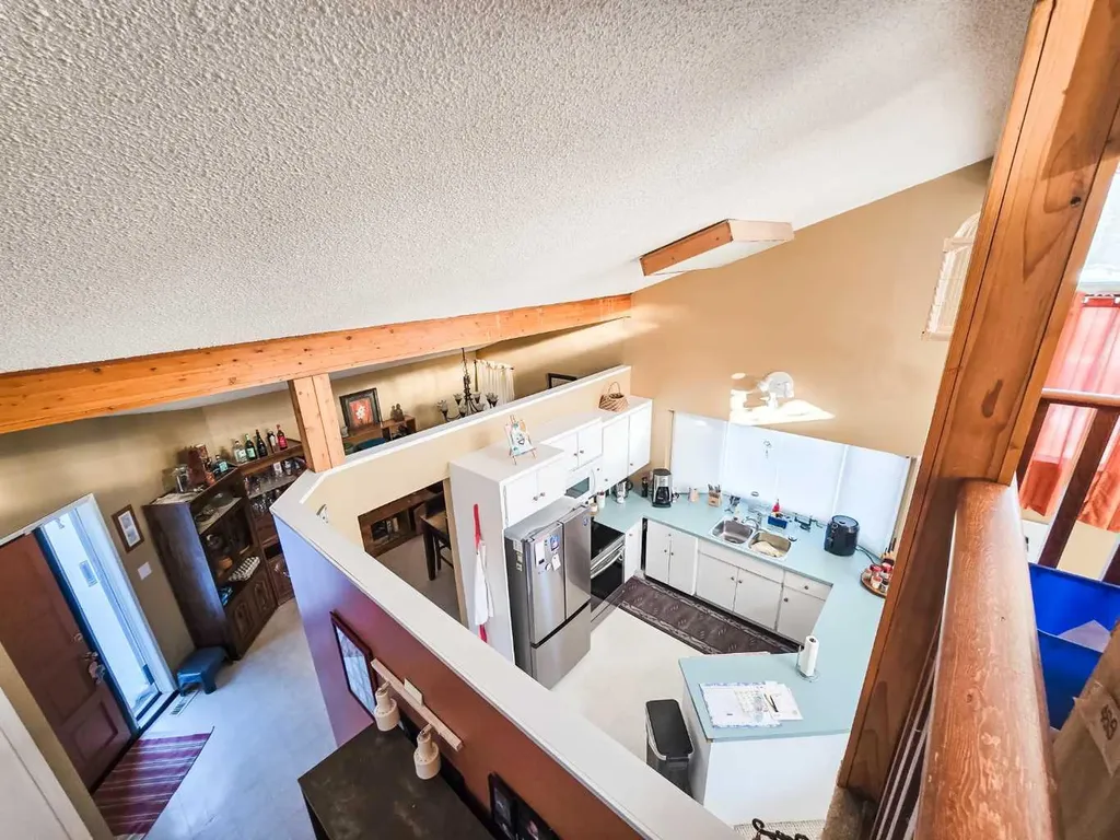 4819 10 Avenue Edson AB T7E 1E6