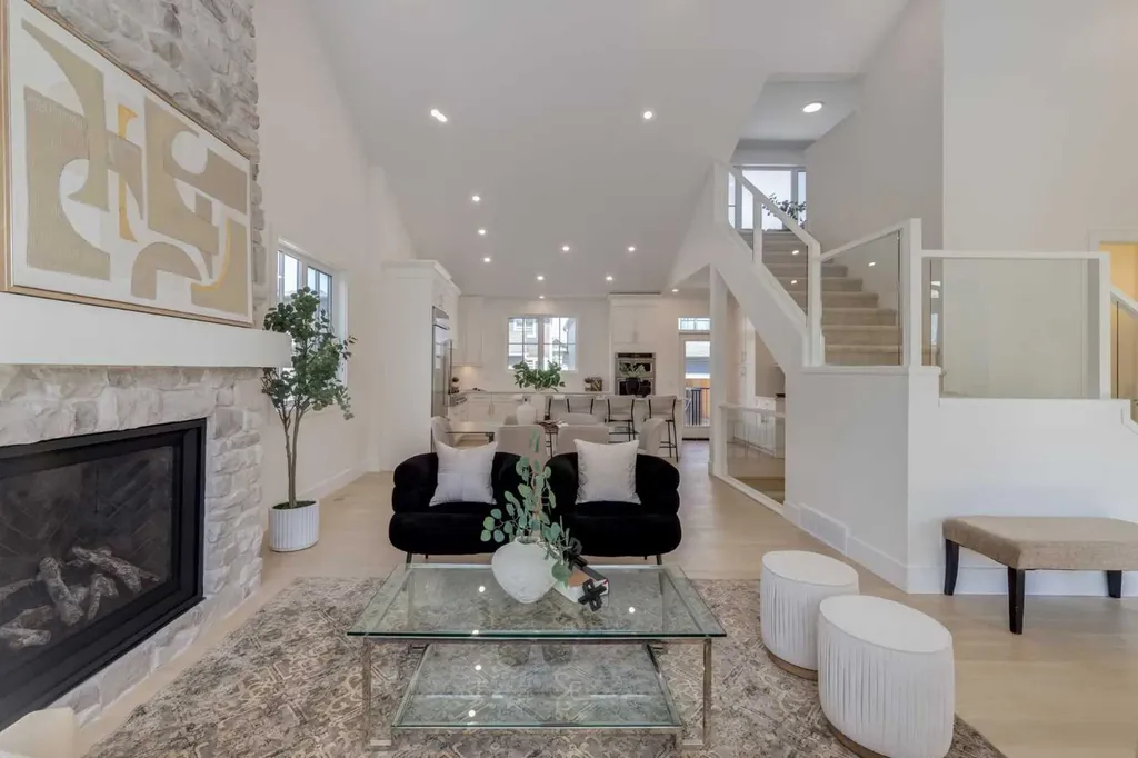 90 Treeline Gardens SW Calgary AB T2Y 0W6