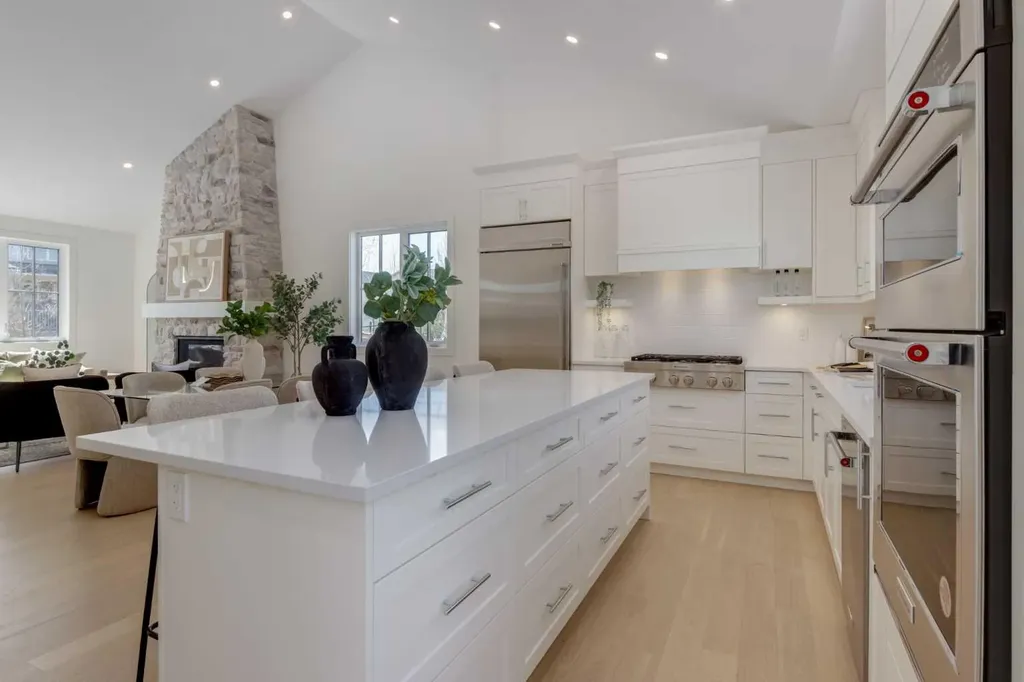 90 Treeline Gardens SW Calgary AB T2Y 0W6