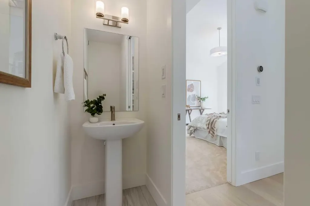 90 Treeline Gardens SW Calgary AB T2Y 0W6