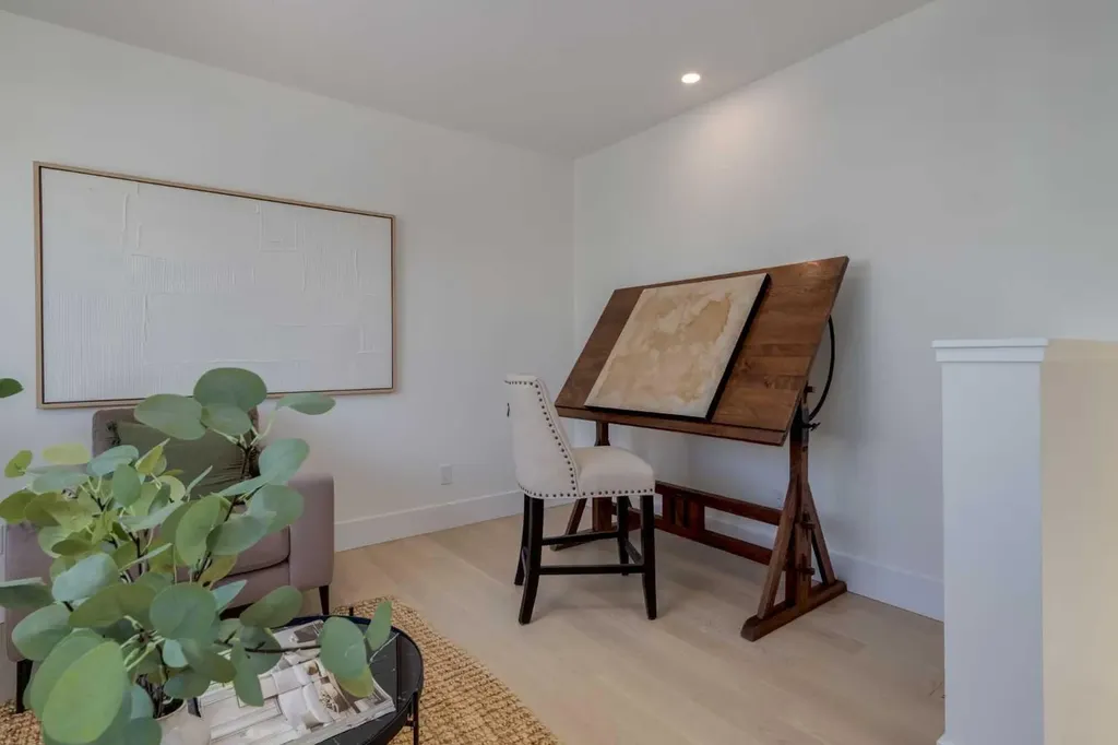 90 Treeline Gardens SW Calgary AB T2Y 0W6