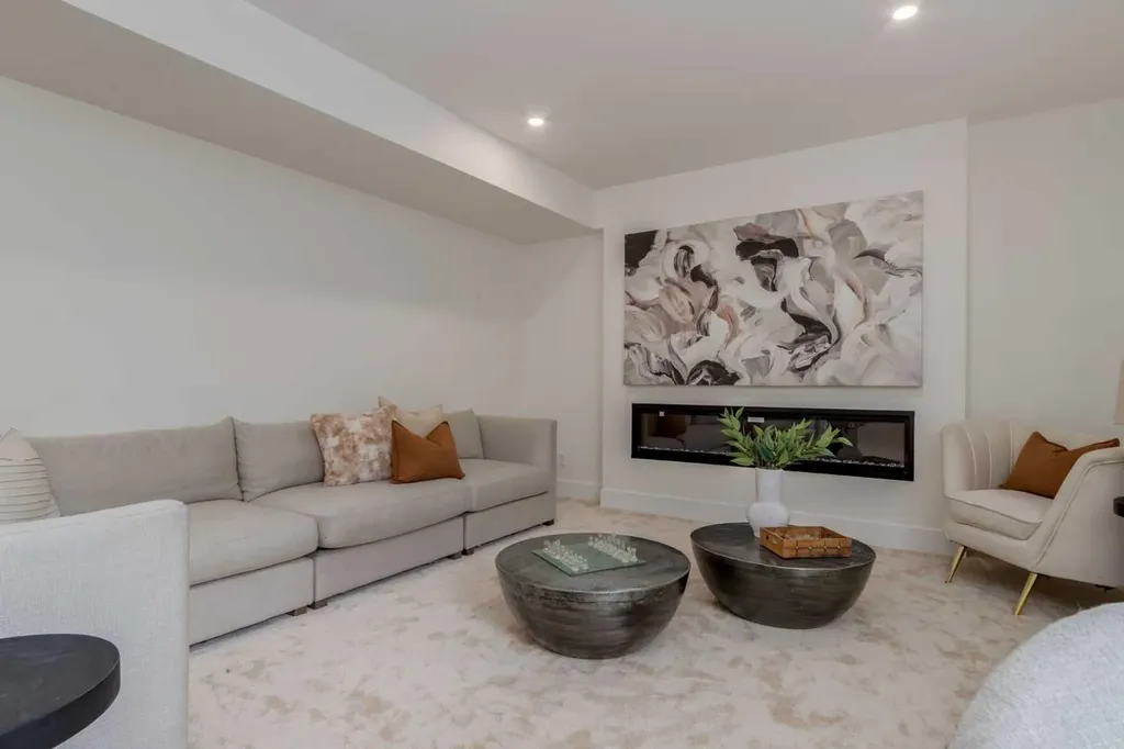 90 Treeline Gardens SW Calgary AB T2Y 0W6