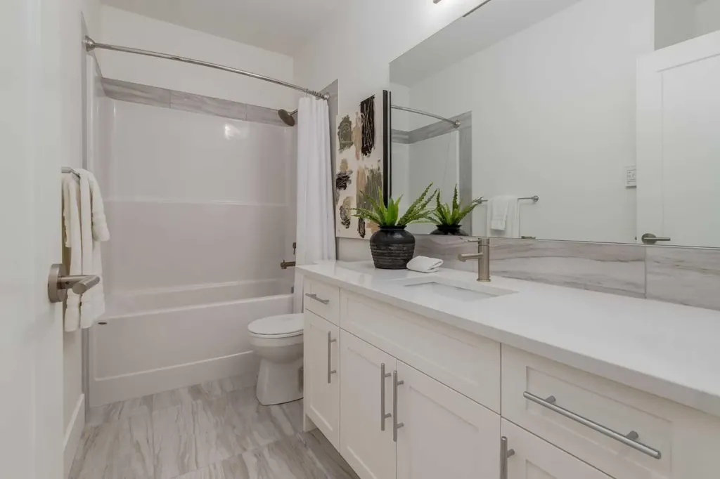 90 Treeline Gardens SW Calgary AB T2Y 0W6