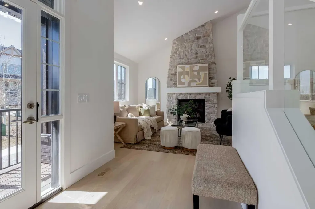 90 Treeline Gardens SW Calgary AB T2Y 0W6