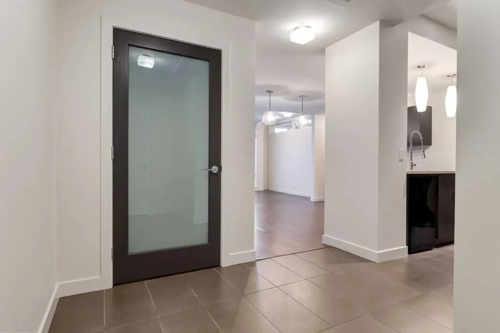 530 12 Avenue SW Calgary AB T2R0B1