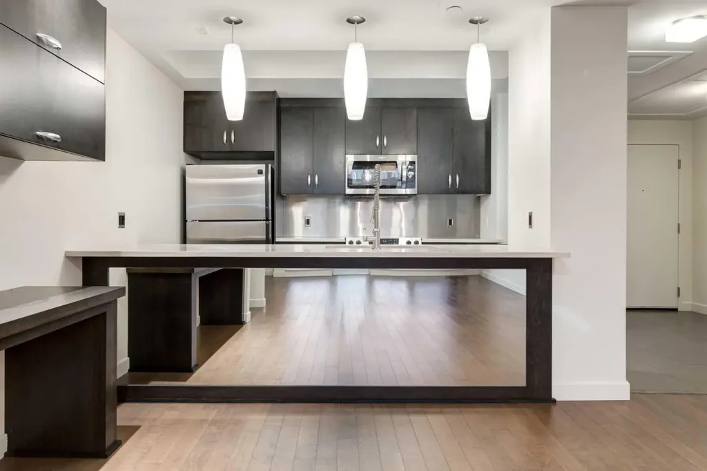 530 12 Avenue SW Calgary AB T2R0B1