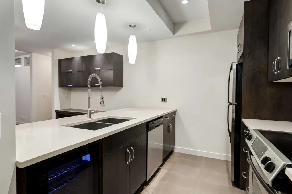 530 12 Avenue SW Calgary AB T2R0B1