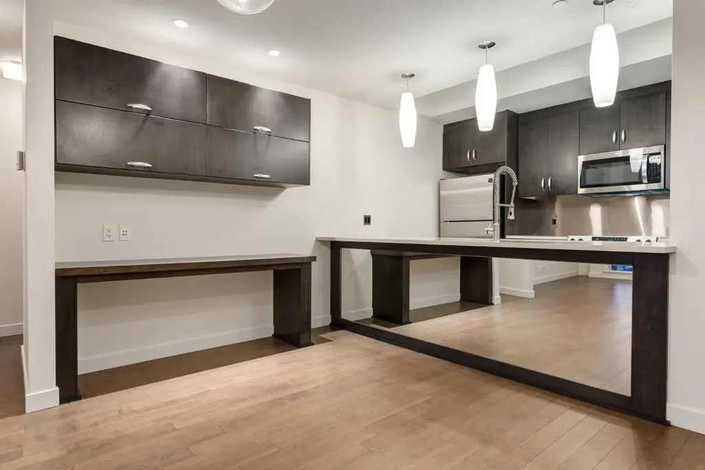 530 12 Avenue SW Calgary AB T2R0B1