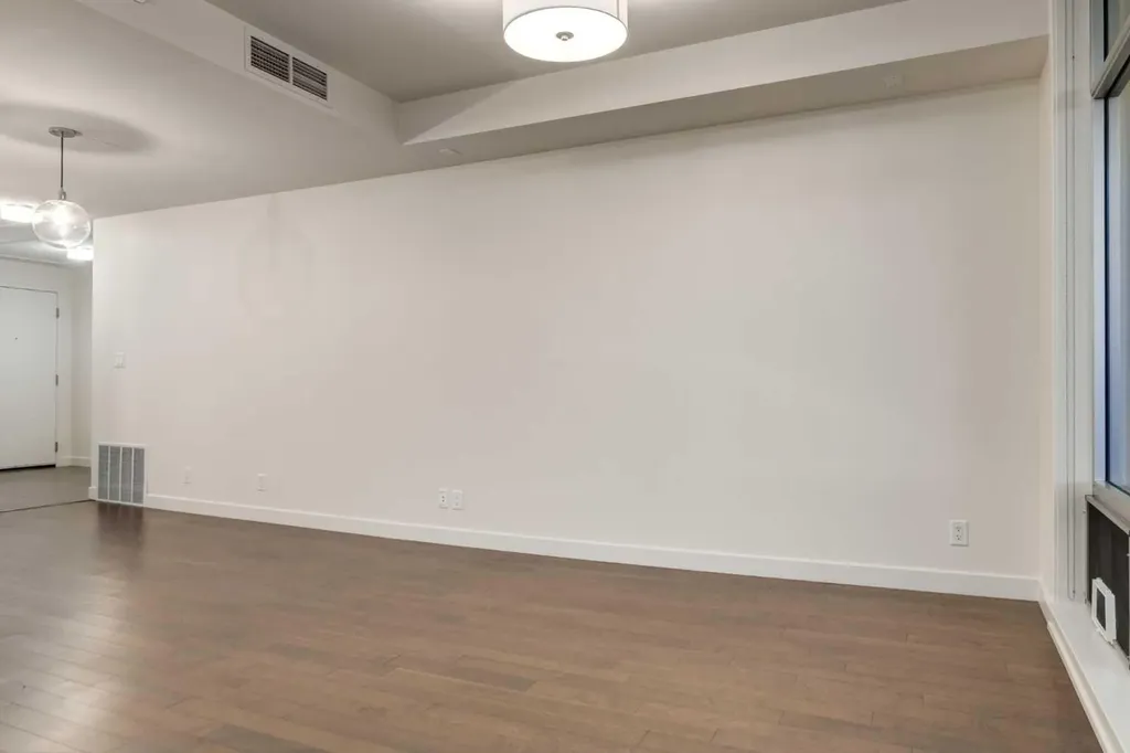 530 12 Avenue SW Calgary AB T2R0B1