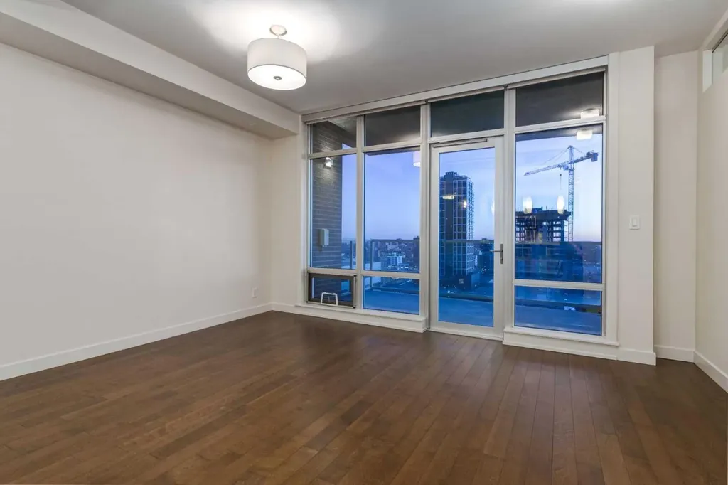 530 12 Avenue SW Calgary AB T2R0B1