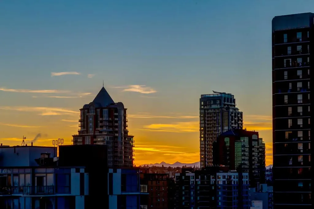 530 12 Avenue SW Calgary AB T2R0B1