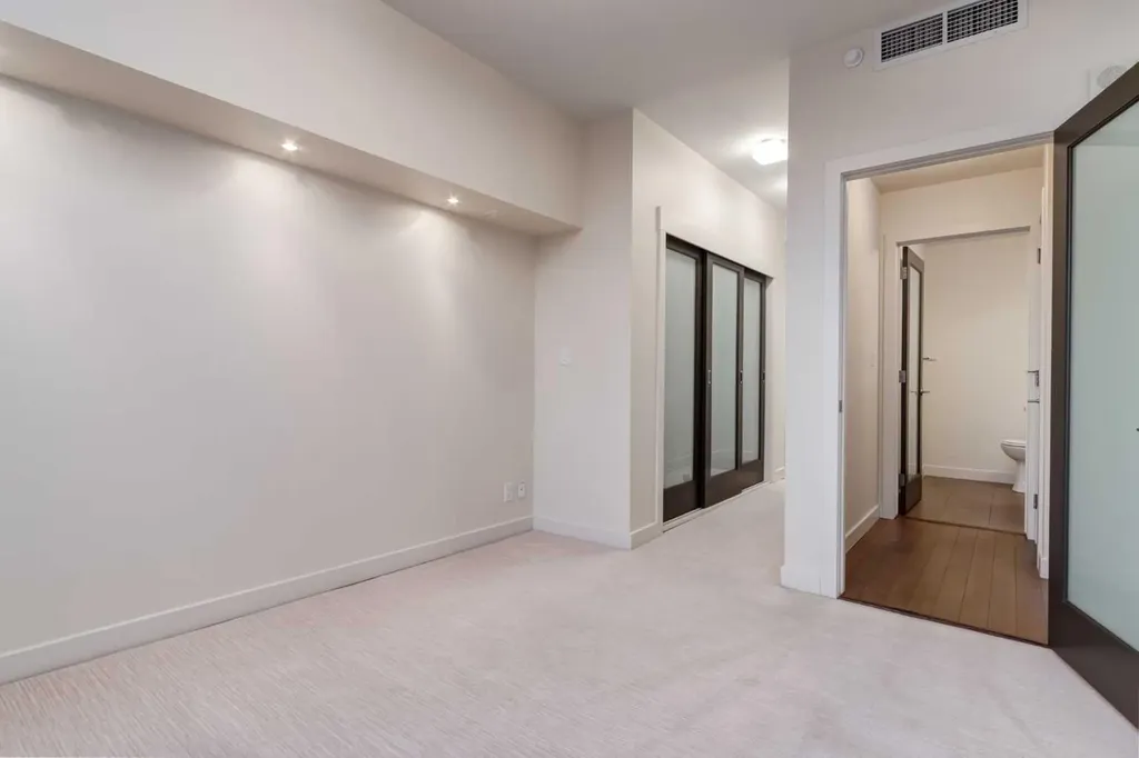 530 12 Avenue SW Calgary AB T2R0B1
