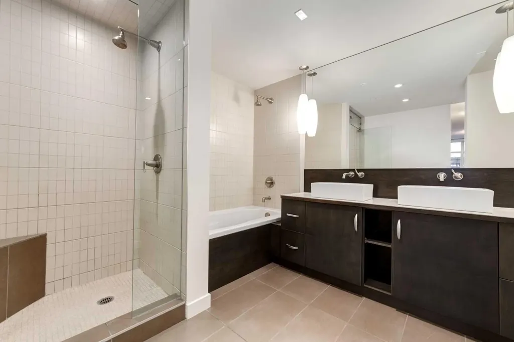 530 12 Avenue SW Calgary AB T2R0B1