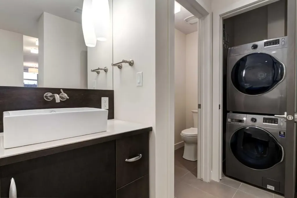 530 12 Avenue SW Calgary AB T2R0B1