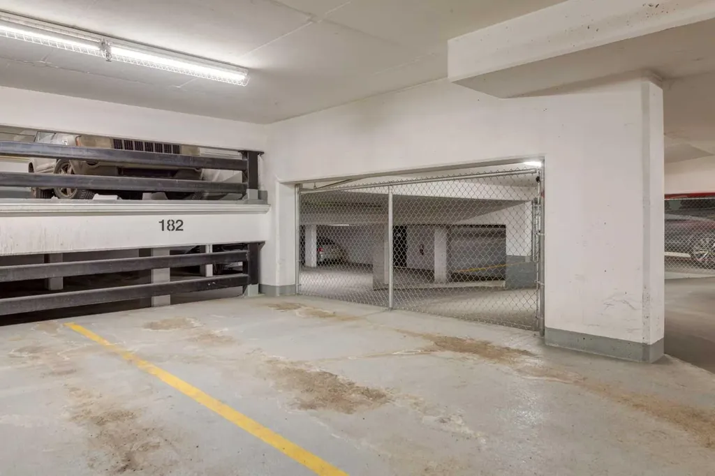 530 12 Avenue SW Calgary AB T2R0B1