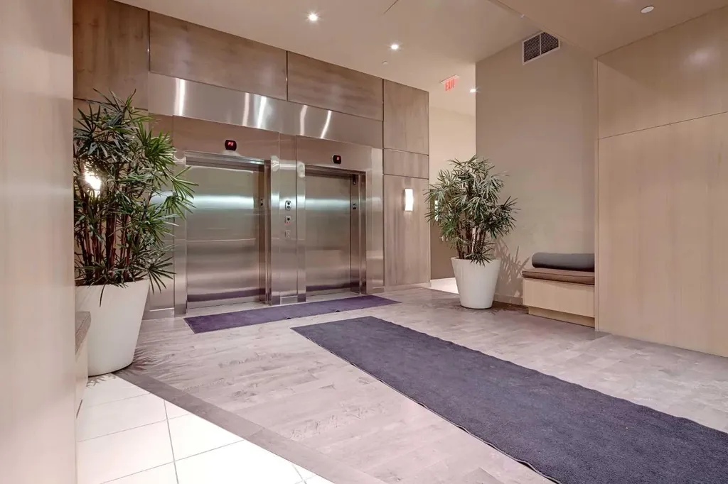 530 12 Avenue SW Calgary AB T2R0B1