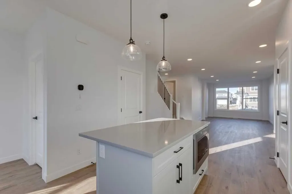 347 Fireside Drive Cochrane AB T4C 3E1
