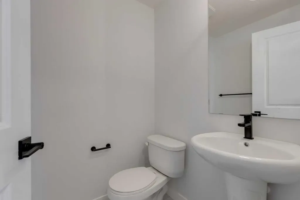 347 Fireside Drive Cochrane AB T4C 3E1