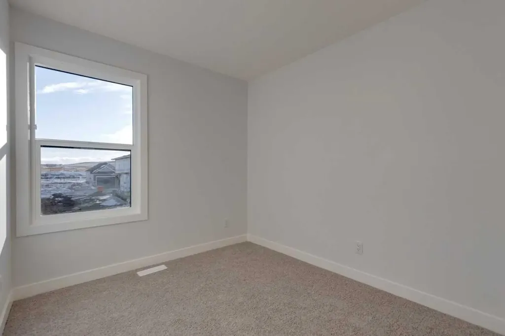 347 Fireside Drive Cochrane AB T4C 3E1