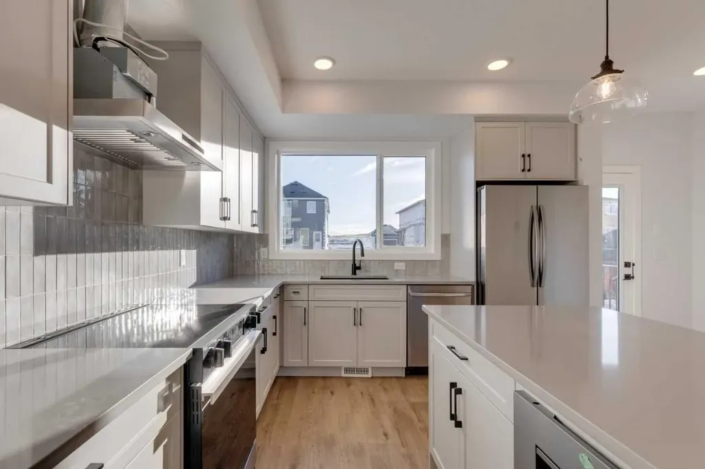 347 Fireside Drive Cochrane AB T4C 3E1