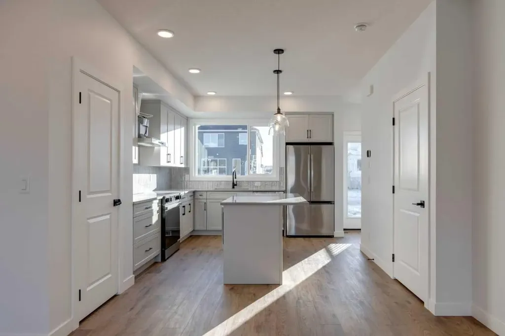 347 Fireside Drive Cochrane AB T4C 3E1