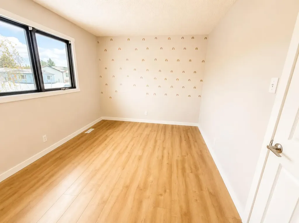 34 Wedow Drive Whitecourt AB T7S 1B6
