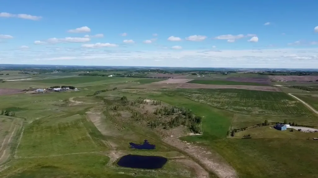 W-5,R-3,T-27,S-22, SE Lochend Road NW Rural Rocky View County AB T0M1L0