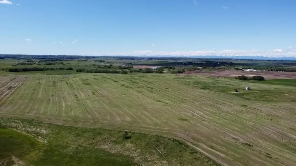 W-5,R-3,T-27,S-22, SE Lochend Road NW Rural Rocky View County AB T0M1L0