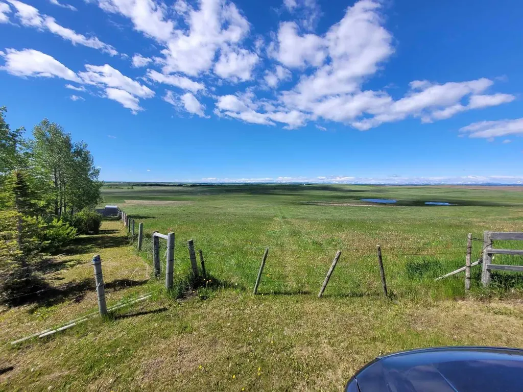 W-5,R-3,T-27,S-22, SE Lochend Road NW Rural Rocky View County AB T0M1L0