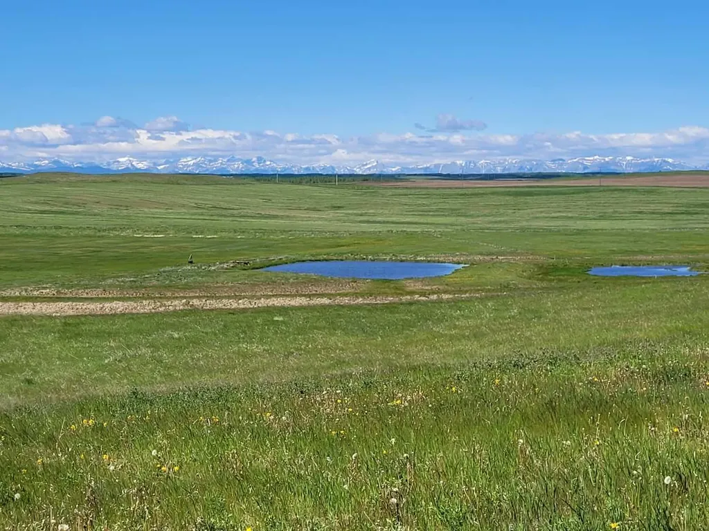 W-5,R-3,T-27,S-22, SE Lochend Road NW Rural Rocky View County AB T0M1L0