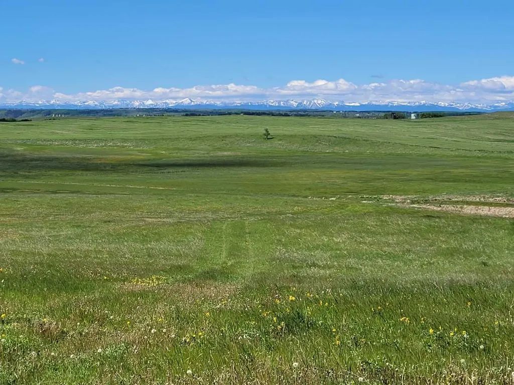 W-5,R-3,T-27,S-22, SE Lochend Road NW Rural Rocky View County AB T0M1L0