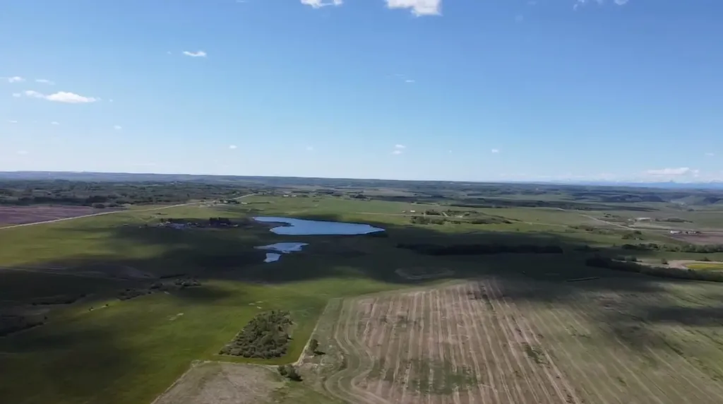 W-5,R-3,T-27,S-22, SE Lochend Road NW Rural Rocky View County AB T0M1L0