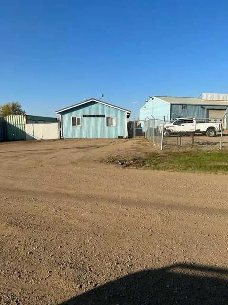4905 57 Avenue Two Hills AB T0B 4K0