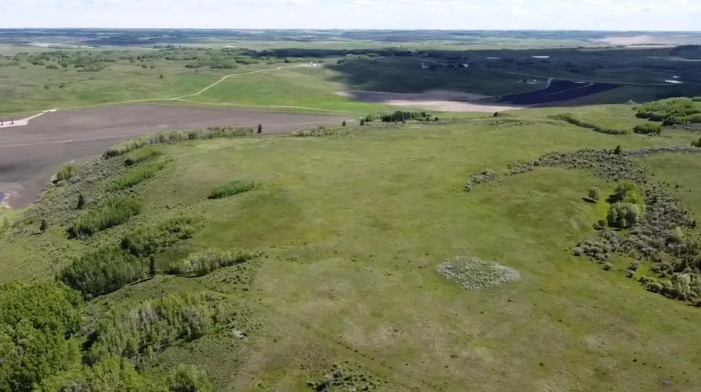 W-5.R-3,T-26,S-22, Q-sw Lochend Road NW Rural Rocky View County AB T4C 2B3