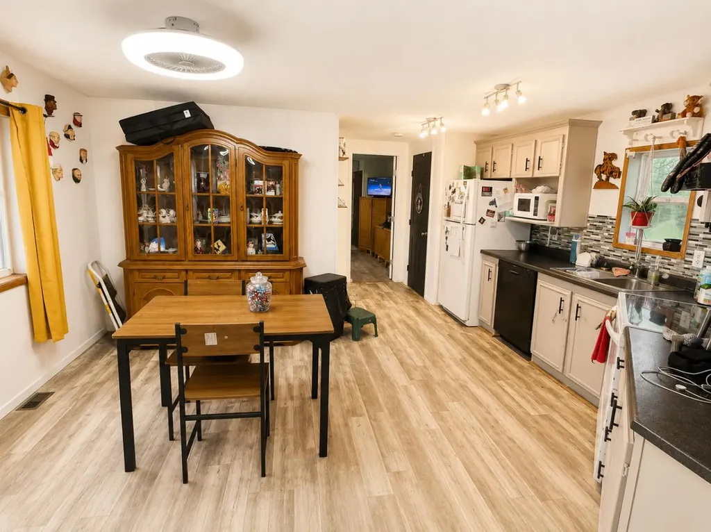 10 Auttreaux Drive Whitecourt AB T7S 1C8