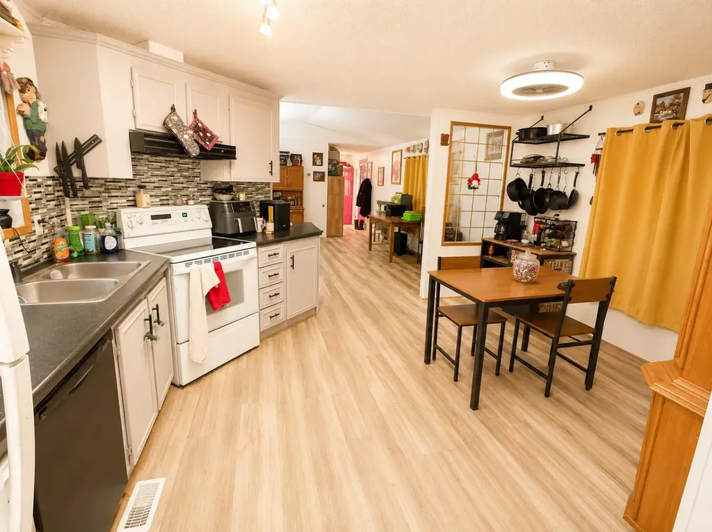 10 Auttreaux Drive Whitecourt AB T7S 1C8