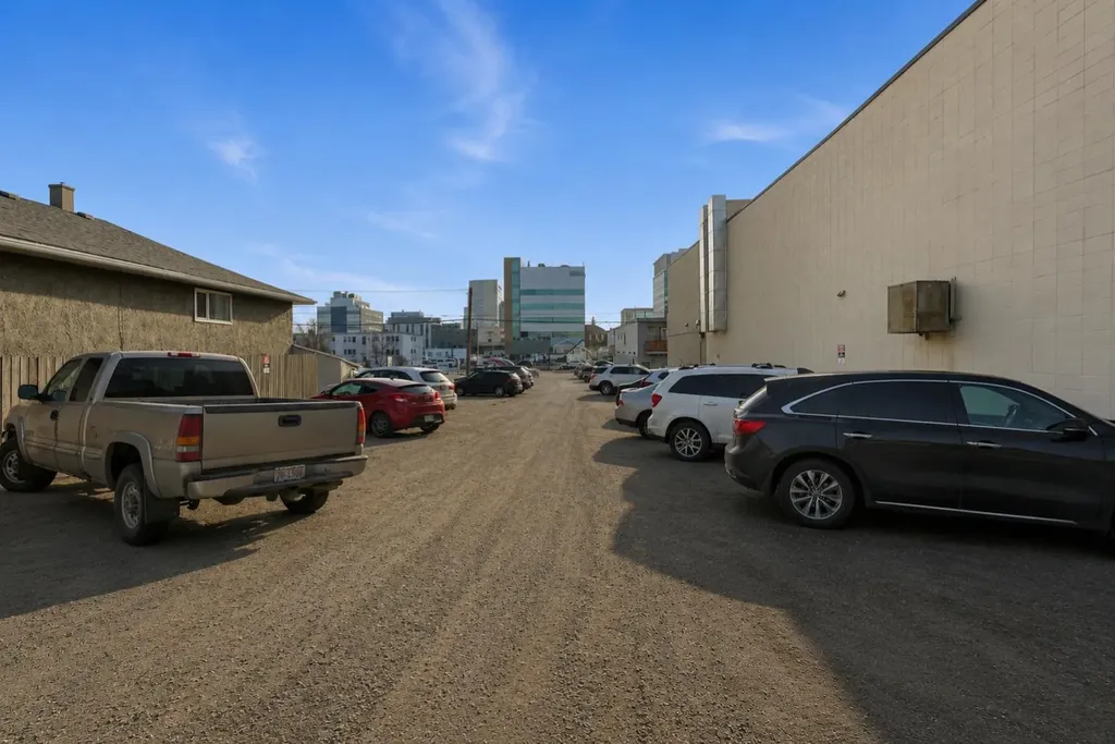 5233 49 Avenue Red Deer AB T4N 5G5